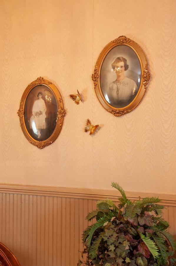 The Historic Wolf Hotel Ellinwood Экстерьер фото